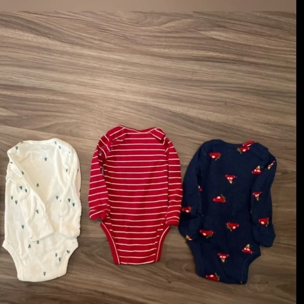 Carter's Baby Bundle of 3 long sleeve Christmas Holiday Bodysuits size 3M